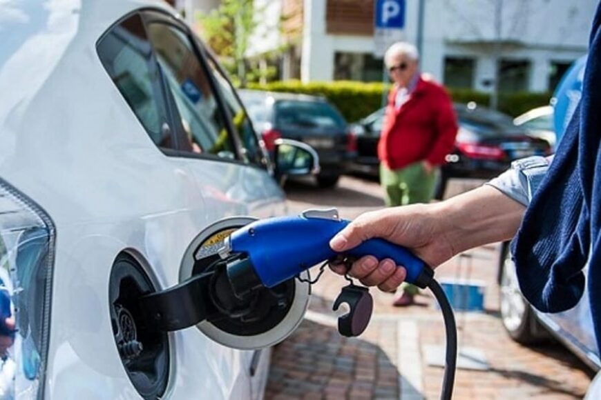 Energia: “Incentivi alla mobilità elettrica: riapre lo sportello bonus colonnine”