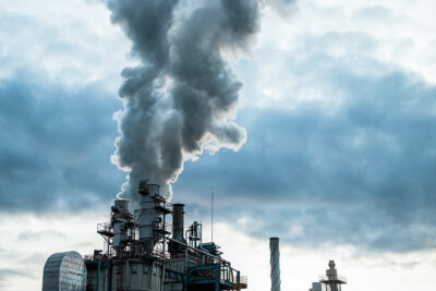 Ambiente, “Emissioni in atmosfera, l’autorizzazione serve anche per le piccole aziende”